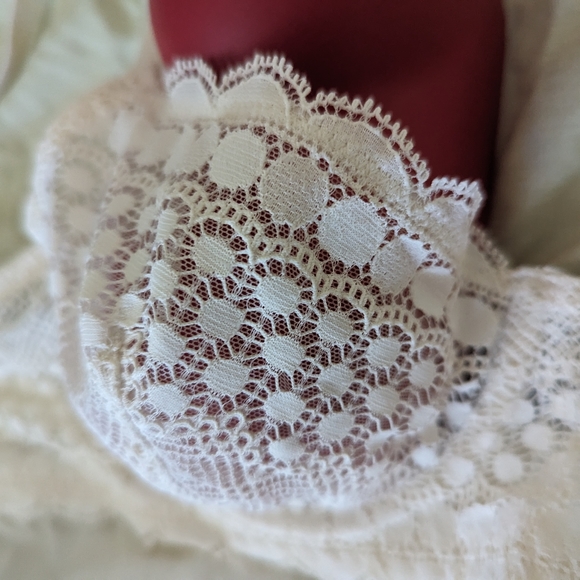 BNWOT Etam Paris white lace bra - Picture 3 of 6